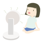 ボケーとしながら扇風機にあたっている少女